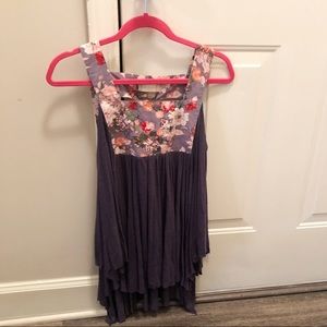 Altar’d State small floral and gray top